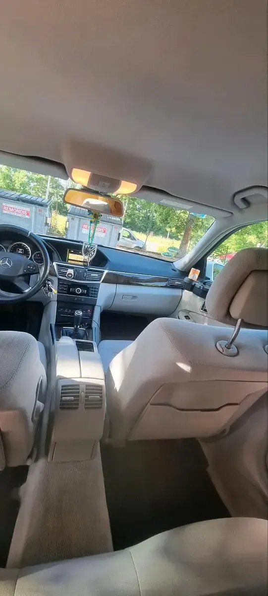 Gebraucht Mercedes E220 170 PS (125 kW) 2011 Weiß Kombi