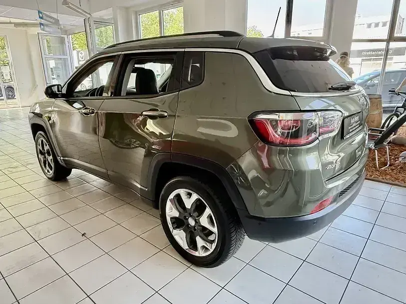 Gebraucht Jeep Compass Limited 170 PS (125 kW) 2019 Grün SUV