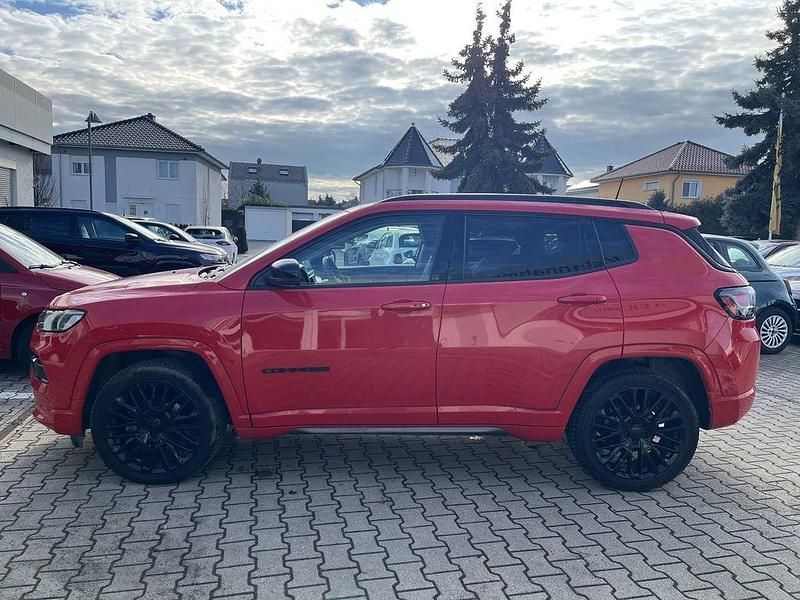 Gebraucht Jeep Compass Altitude 131 PS (96 kW) 2024 Solid black SUV