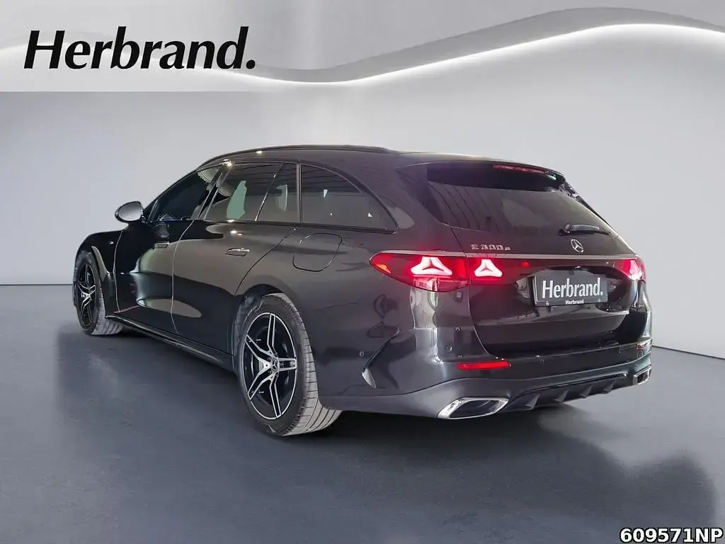 Gebraucht Mercedes E300 AMG 360 PS (264 kW) 2025 Grau Limousine