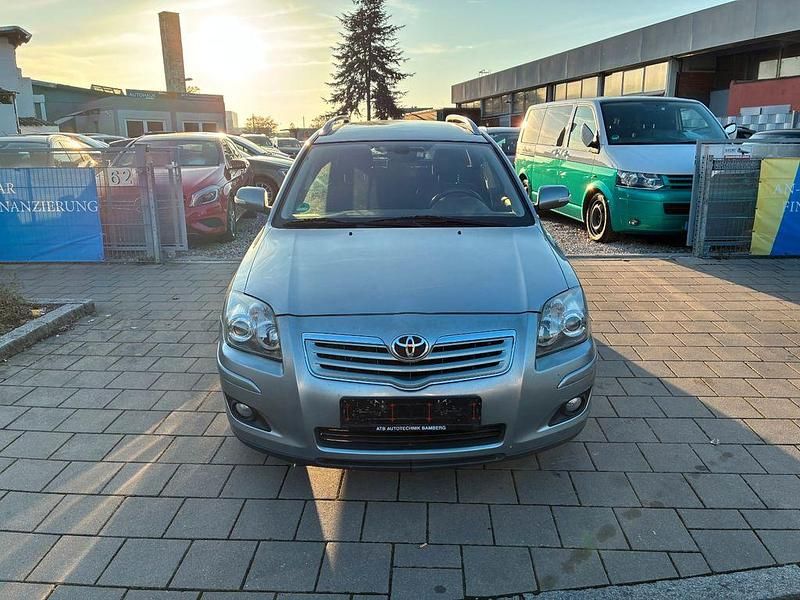 Silber Gebraucht 2008 Toyota Avensis Team Kombi | 1.999 € (Guter Preis) - Bild 1/3