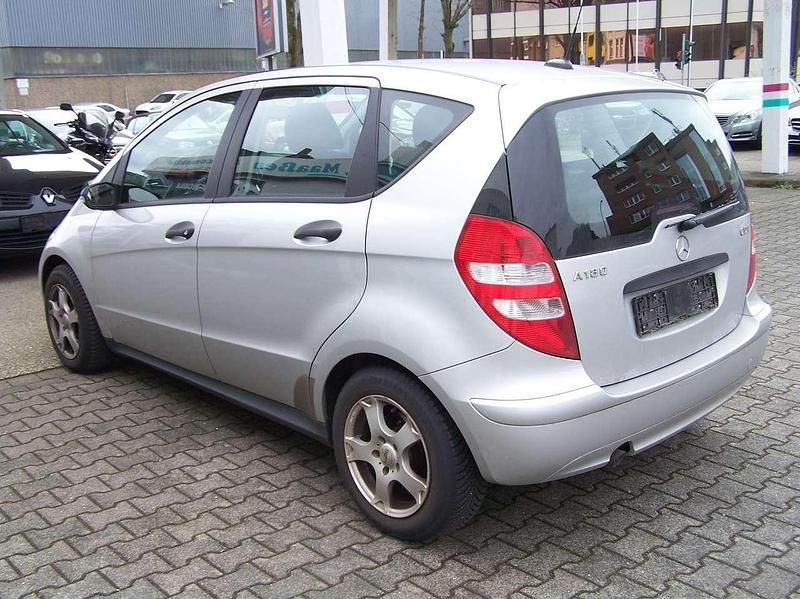 Gebraucht Mercedes A180 109 PS (80 kW) 2007 Polarsilber  metalliclack Kleinwagen