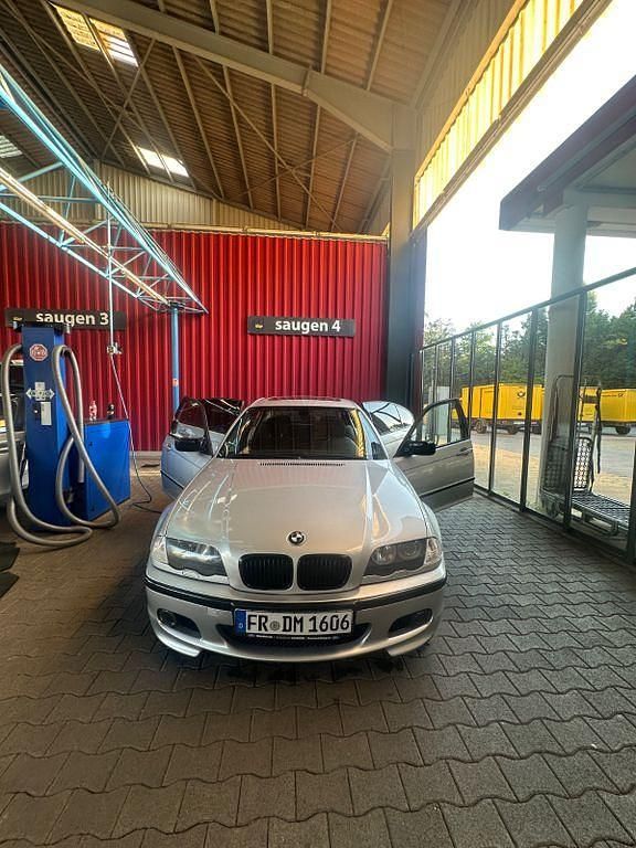 Silber Gebraucht 2000 BMW 325 Sport Line Limousine | 6.000 € (Etwas zu teuer) - Bild 1/4