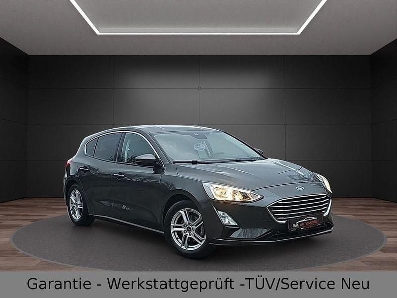 Gebraucht Ford Focus Cool & Connect 125 PS (91 kW) 2018 Grau Limousine