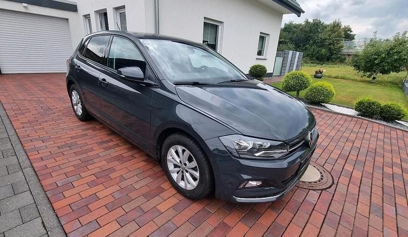Gebraucht VW Polo 95 PS (69 kW) 2021 Grau Kleinwagen