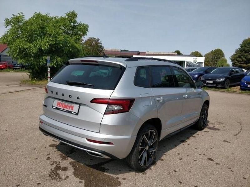 Gebraucht Skoda Karoq SportLine 150 PS (110 kW) 2021 Brilliantsilber metallic (metallic) SUV
