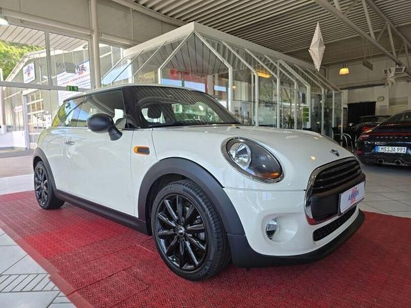 Weiß Gebraucht 2018 Mini ONE Kleinwagen | 12.400 € (Fairer Preis) - Bild 1/4