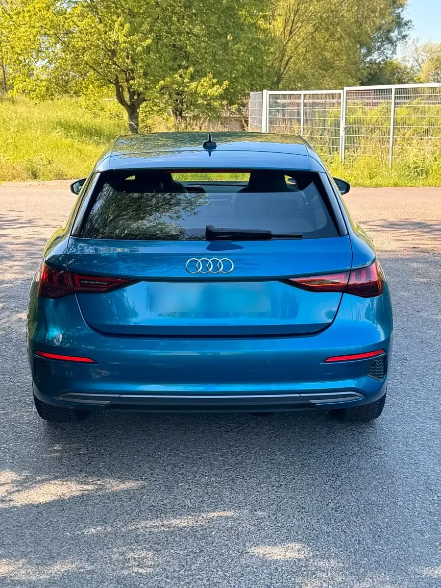 Gebraucht Audi A3 Edition .1 150 PS (110 kW) 2020 Blau Limousine