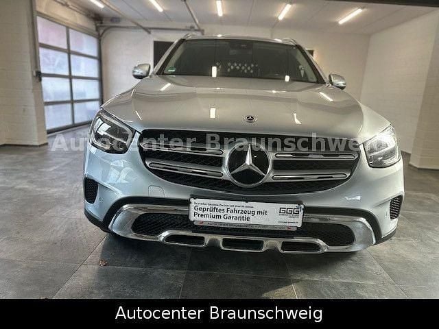 Gebraucht Mercedes GLC220 194 PS (142 kW) 2021 Silber SUV