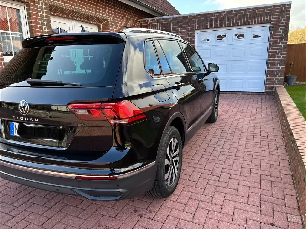 Brugt VW Tiguan Active 150 HK (110 kW) 2023 Sort SUV