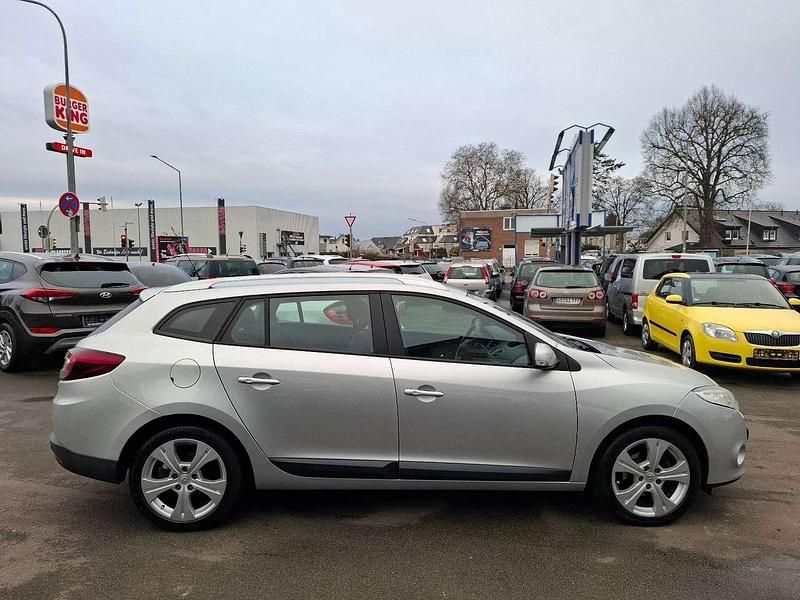 Gebraucht Renault Mégane GrandTour Expression 106 PS (77 kW) 2012 Silber Kombi