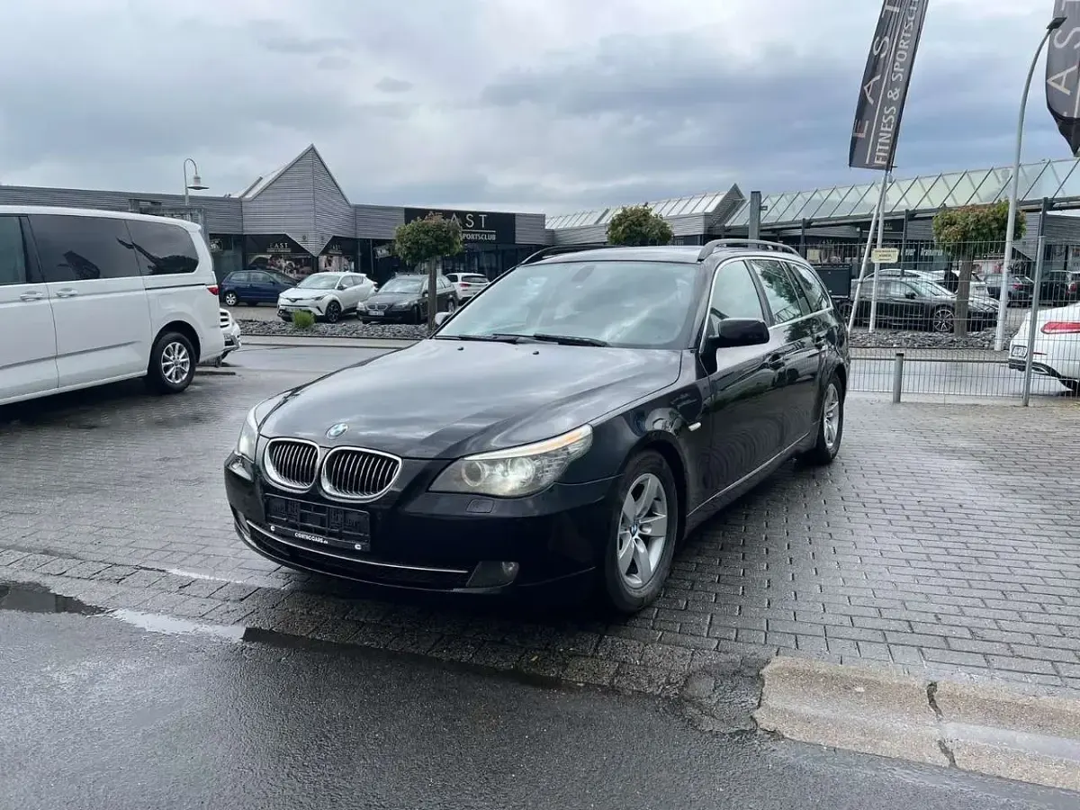 Gebraucht BMW 525 Advantage 197 PS (144 kW) 2009 Schwarz Kombi