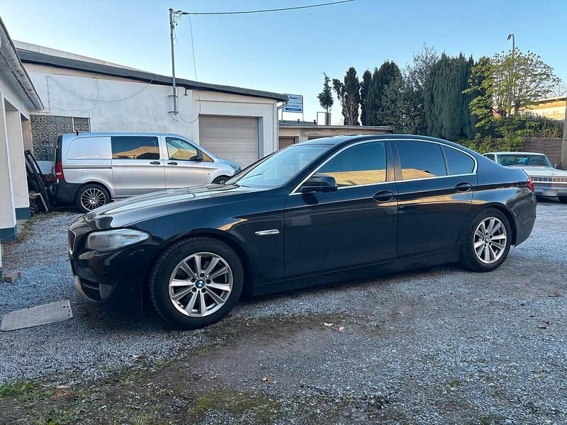 Usata BMW 520 Efficient Dynamics 183 CV (134 kW) 2013 Nero Berlina