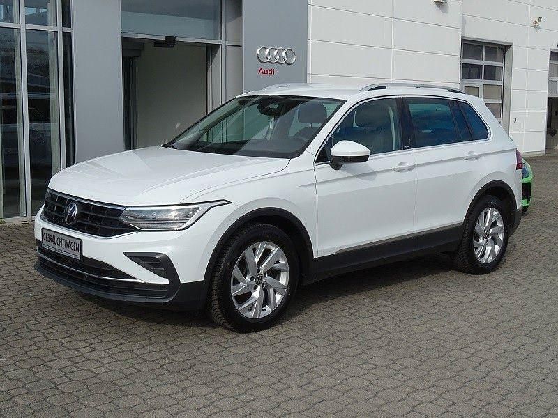 Gebraucht VW Tiguan Move 122 PS (89 kW) 2023 Weiß SUV
