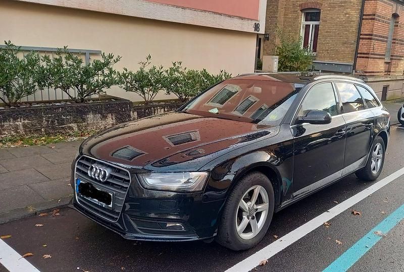 Schwarz Gebraucht 2014 Audi A4 Ambiente Kombi | 7.500 € (Superpreis) - Bild 1/4