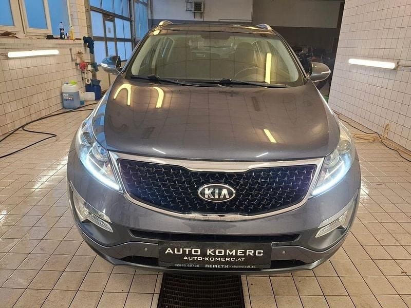 Grau Gebraucht 2016 Kia Sportage Gold SUV | 9.200 € (Guter Preis) - Bild 1/4