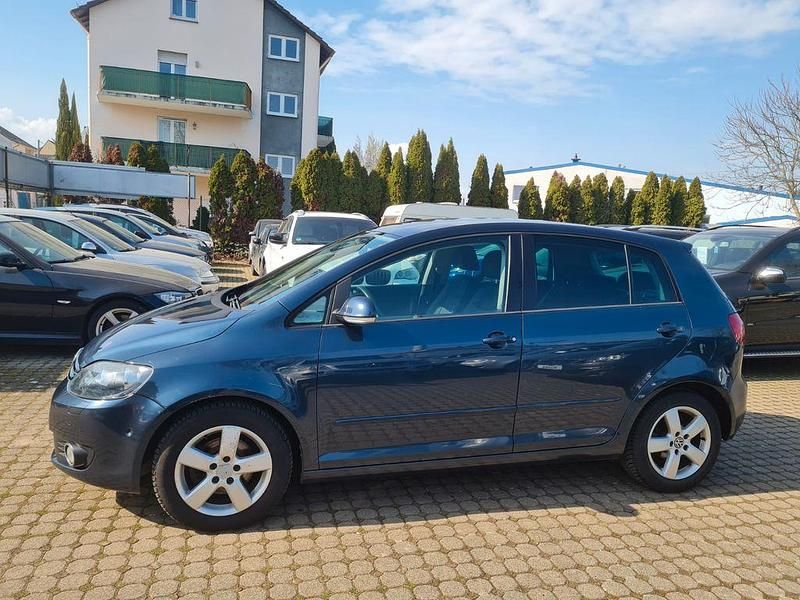 Gebraucht VW Golf VI Comfortline 122 PS (89 kW) 2011 Blau Kleinwagen