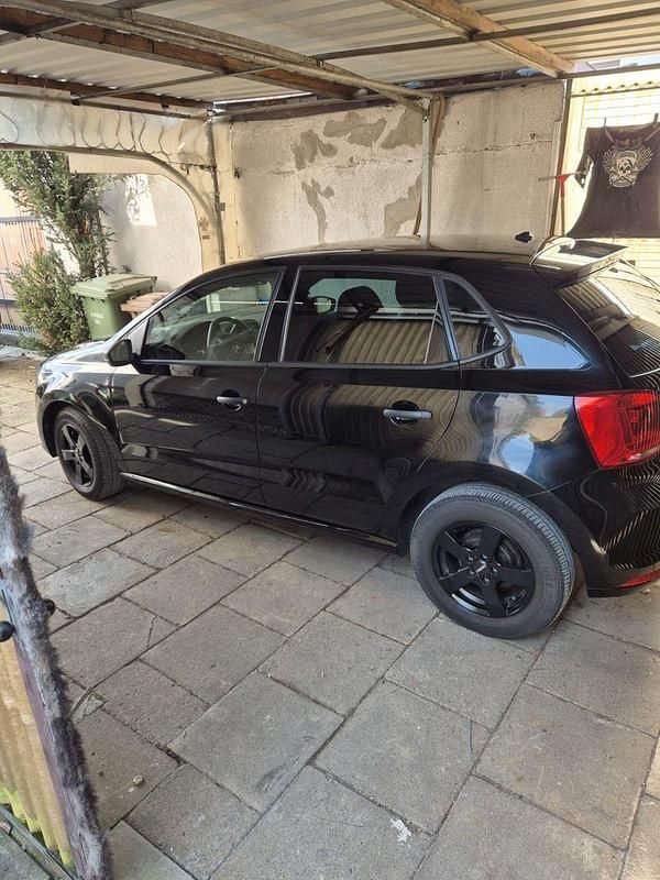 Gebraucht VW Polo 60 PS (44 kW) 2018 Schwarz Kleinwagen