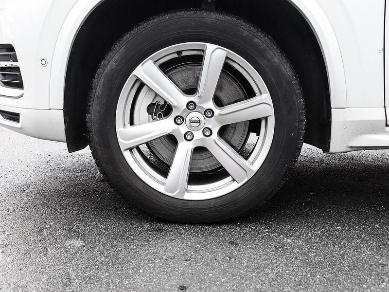 Gebraucht Volvo XC90 Plus 455 PS (334 kW) 2024 Crystal white / metallic SUV