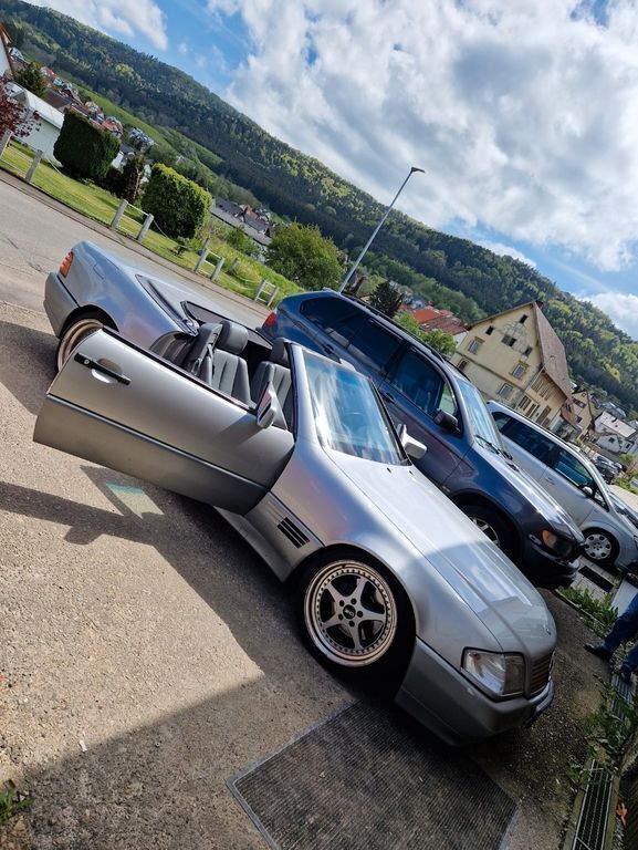 Grau Gebraucht 1993 Mercedes SL300 Cabrio | 17.500 € - Bild 1/4
