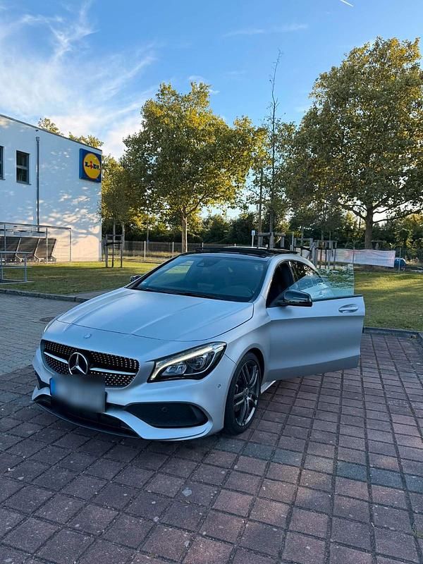 Gebraucht Mercedes CLA220 177 PS (130 kW) 2017 Grau Limousine