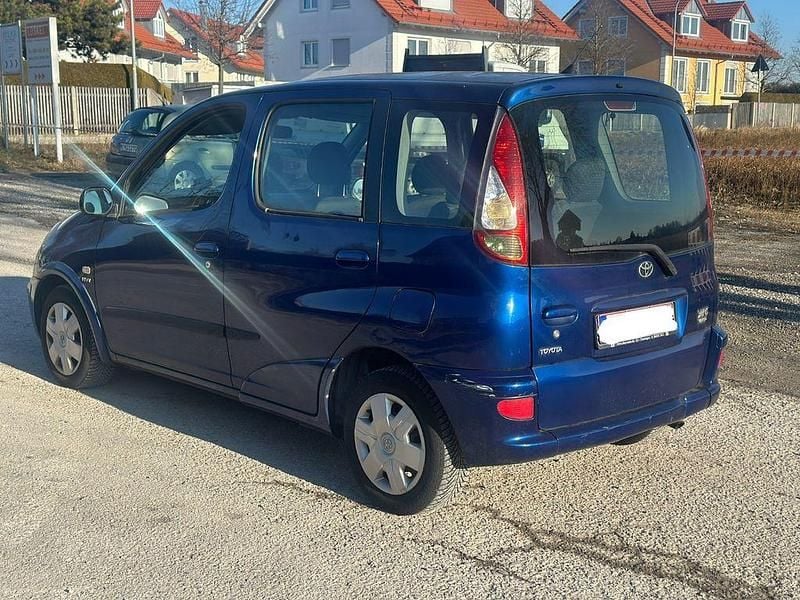 Gebraucht Toyota Yaris Verso 84 PS (61 kW) 2005 Blau Van / Kleinbus