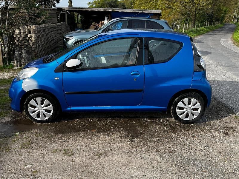 Second-hand Citroën C1 68 CP (50 kW) 2011 Albastru Hatchback