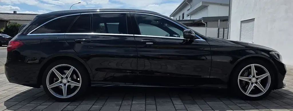 Gebraucht Mercedes C180 AMG line 156 PS (114 kW) 2015 Schwarz Limousine