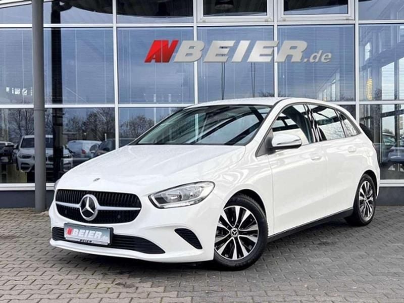 Gebraucht Mercedes B180 136 PS (100 kW) 2024 Polarweiss Van / Kleinbus