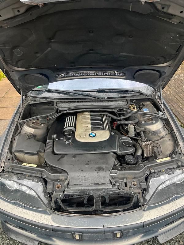 Gebraucht BMW 330 M Sport 184 PS (135 kW) 2003 Grau Kombi