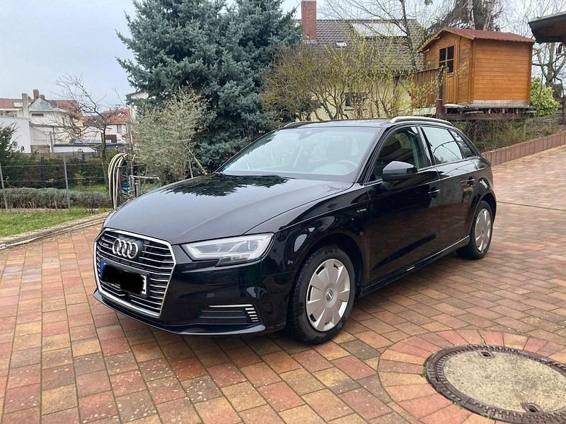 Gebraucht Audi e-tron 204 PS (150 kW) 2016 Schwarz SUV