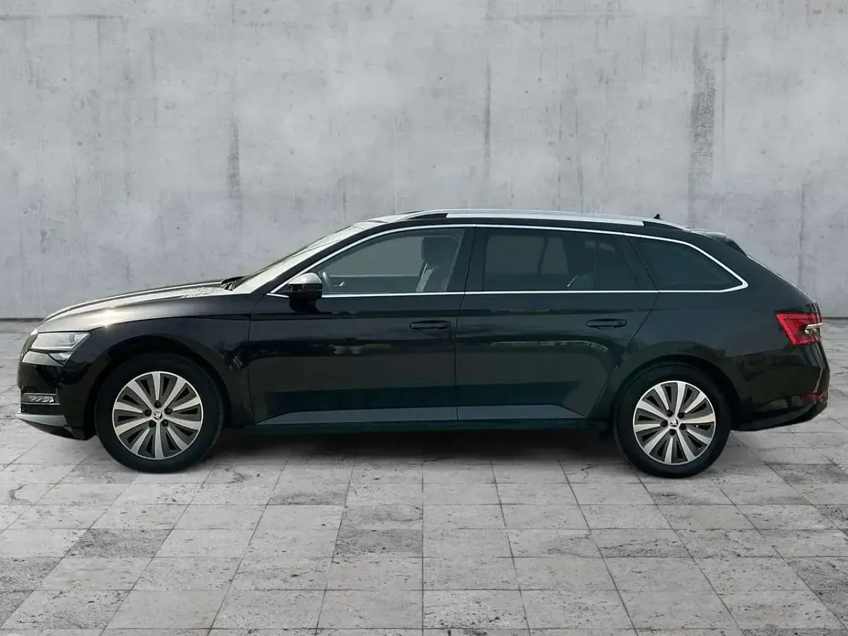 Gebraucht Skoda Superb Style 200 PS (147 kW) 2022 Schwarz Kombi