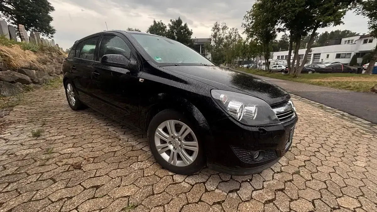 Gebraucht Opel Astra 116 PS (85 kW) 2009 Schwarz Limousine