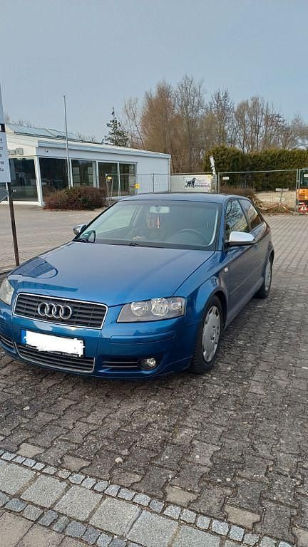 Gebraucht Audi A3 Attraction 116 PS (85 kW) 2004 Blau Kleinwagen