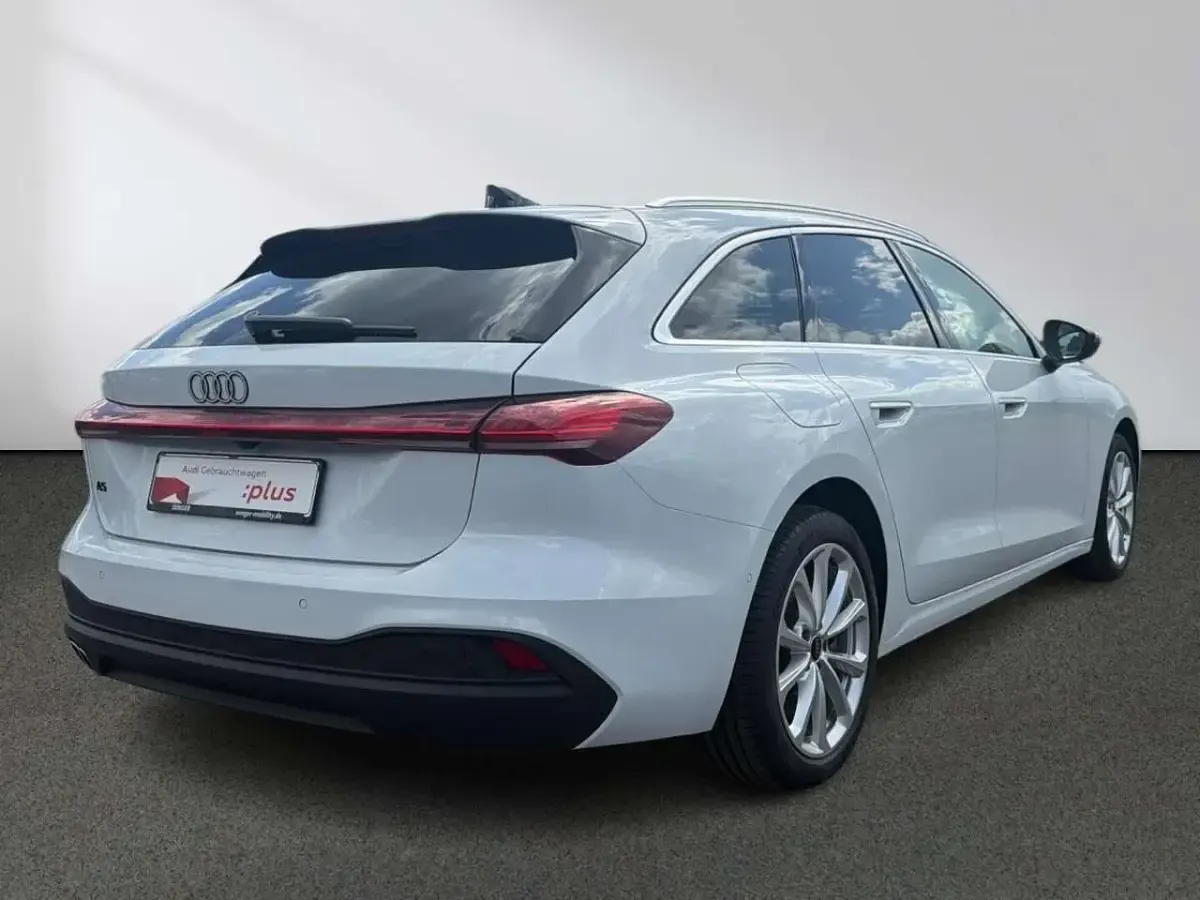 Gebraucht Audi A5 Sport 204 PS (150 kW) 2025 Gletscherweiß Kombi