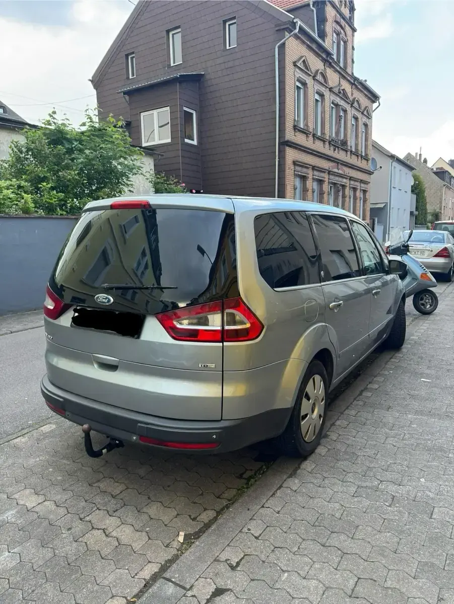 Gebraucht Ford Galaxy Ghia 140 PS (102 kW) 2008 Silber Van / Kleinbus