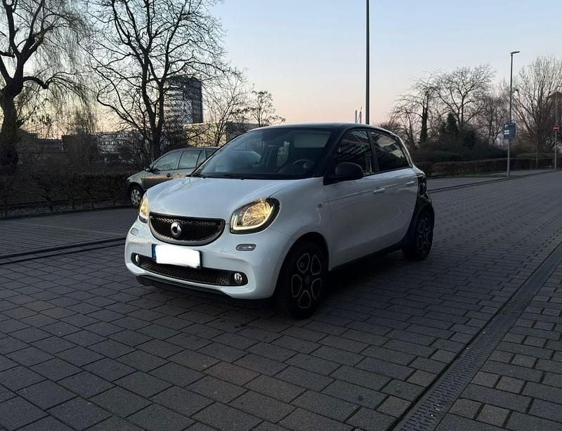 Gebraucht Smart ForFour Passion 71 PS (52 kW) 2017 Weiß Kleinwagen
