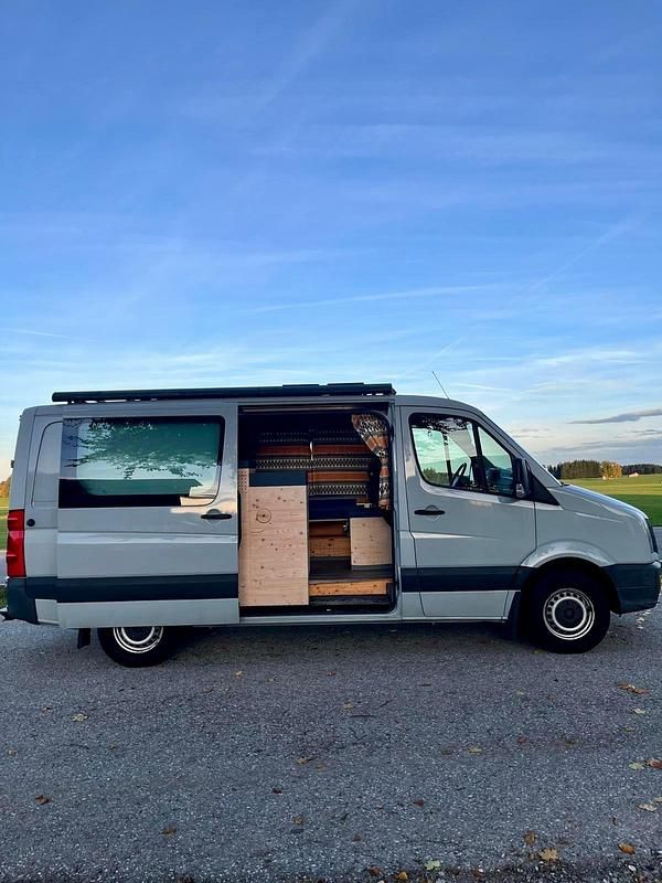 Blau Gebraucht 2016 VW Crafter Van | 18.500 € - Bild 1/4