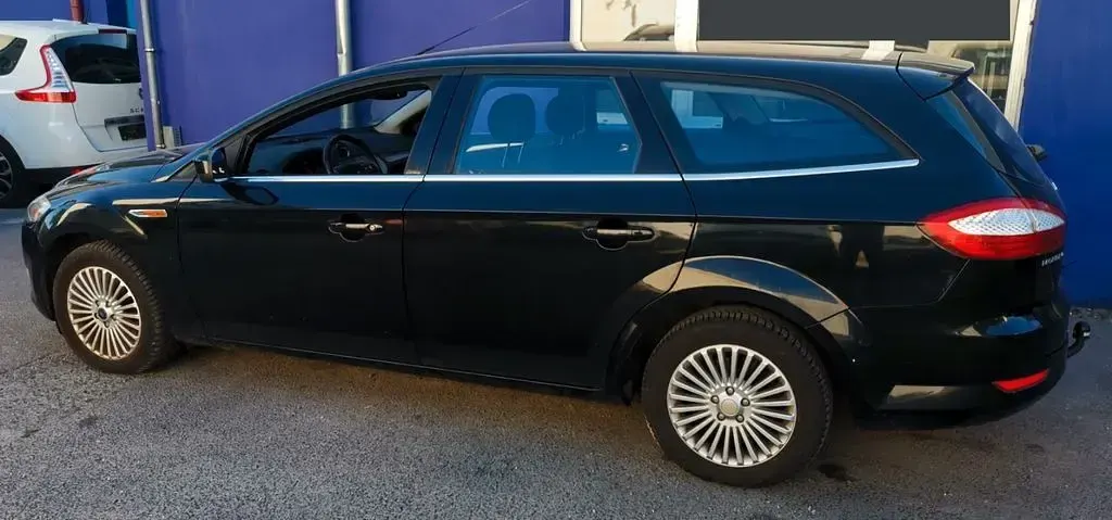 Usado Ford Mondeo 160 CV (117 kW) 2009 Negro Berlina