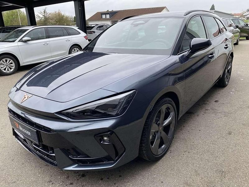 Neu Cupra Leon 150 PS (110 kW) 2026 Grau ("magnetic tech") Kombi