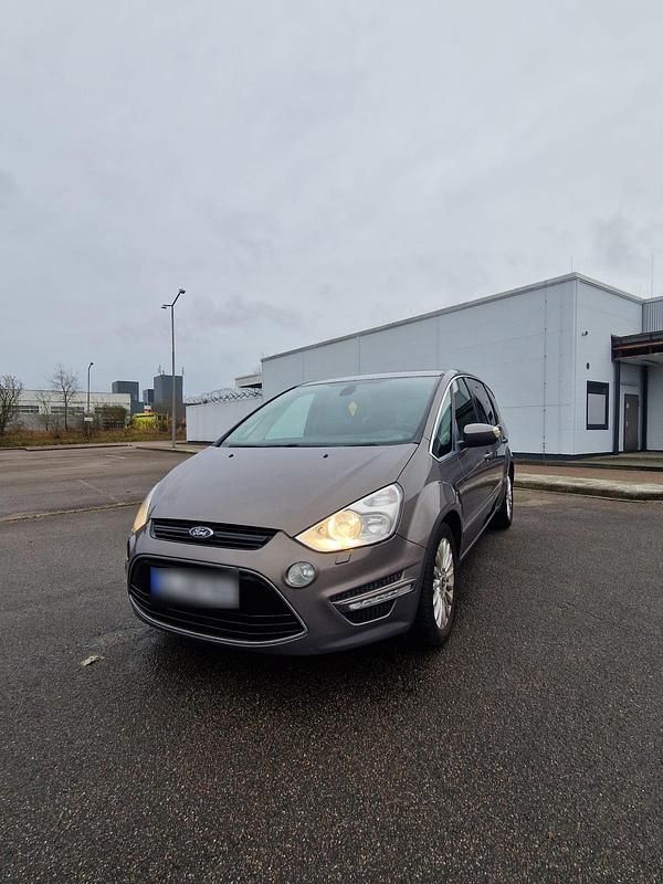 Gebraucht Ford S-MAX S 163 PS (119 kW) 2012 Braun Van / Kleinbus