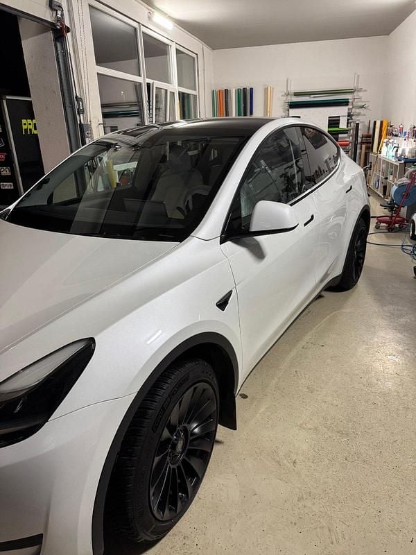 Gebraucht Tesla Model Y Long Range RWD 254 kW (346 PS) 2024 Weiß SUV
