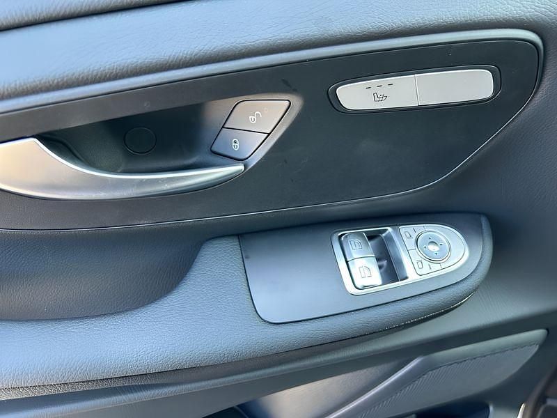 Gebraucht Mercedes V250 190 PS (139 kW) 2025 Grau Van / Kleinbus