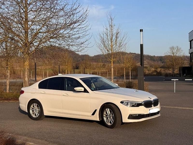 Gebraucht BMW 520 190 PS (139 kW) 2019 Weiß Limousine