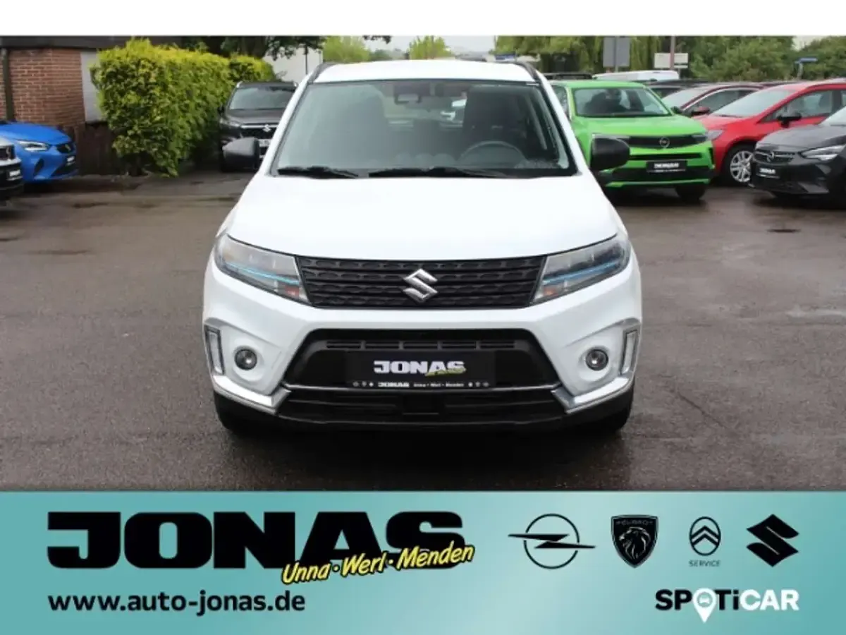 Gebraucht Suzuki Vitara Club 129 PS (94 kW) 2022 Weiss SUV