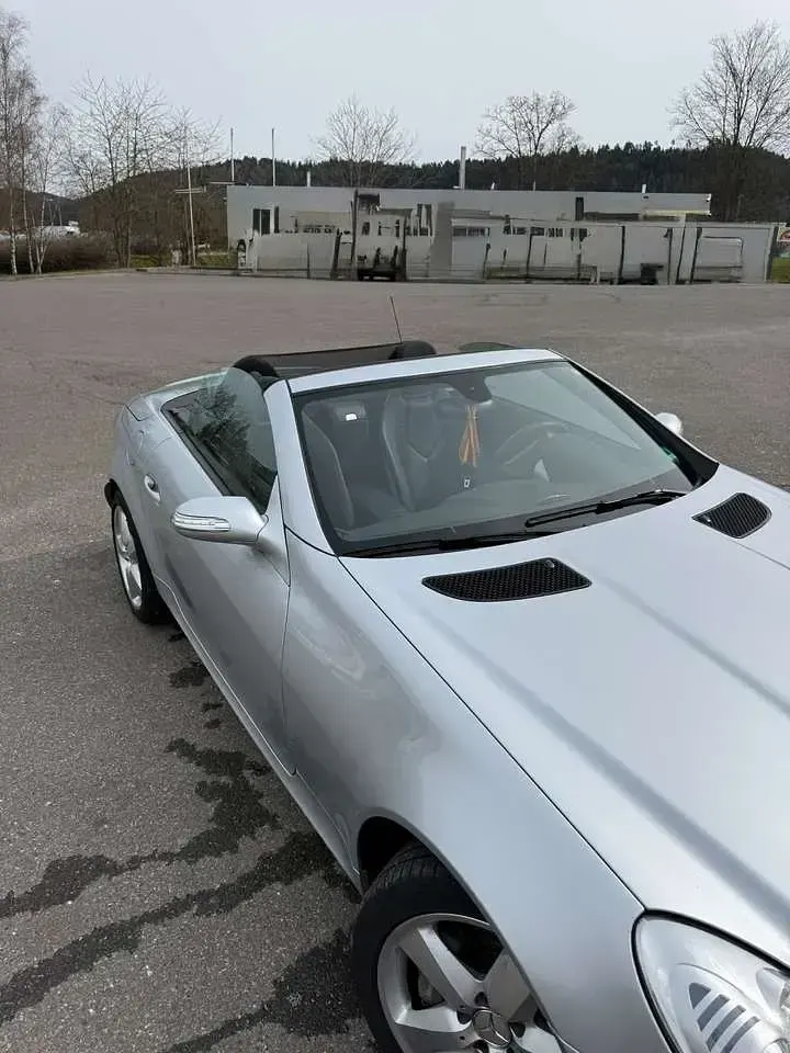 Gebraucht Mercedes SLK350 272 PS (200 kW) 2005 Silber Cabrio