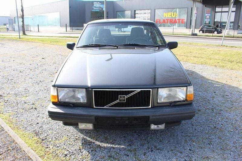 Gebraucht Volvo 740 116 PS (85 kW) 1990 Schwarz (metallic) Limousine