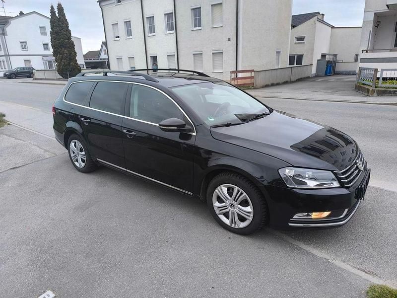 Schwarz Gebraucht 2013 VW Passat Exclusive Kombi | 8.750 € (Fairer Preis) - Bild 1/4