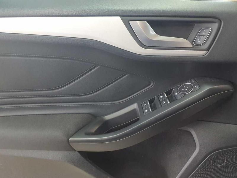 Usado Ford Focus Cool & Connect 150 CV (110 kW) 2021 Azul Familiar