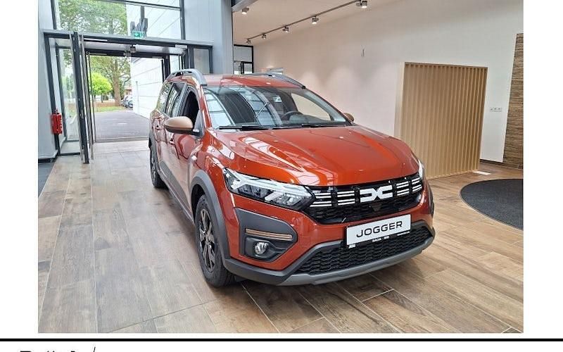 Neu Dacia Jogger Extreme 141 PS (103 kW) 2025 Braun Van / Kleinbus